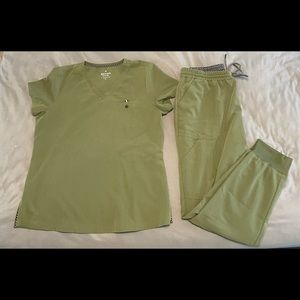 Charm Tuck In Top and Joy 6 Pocket Jogger Pants Women’s Scrubs in Olive